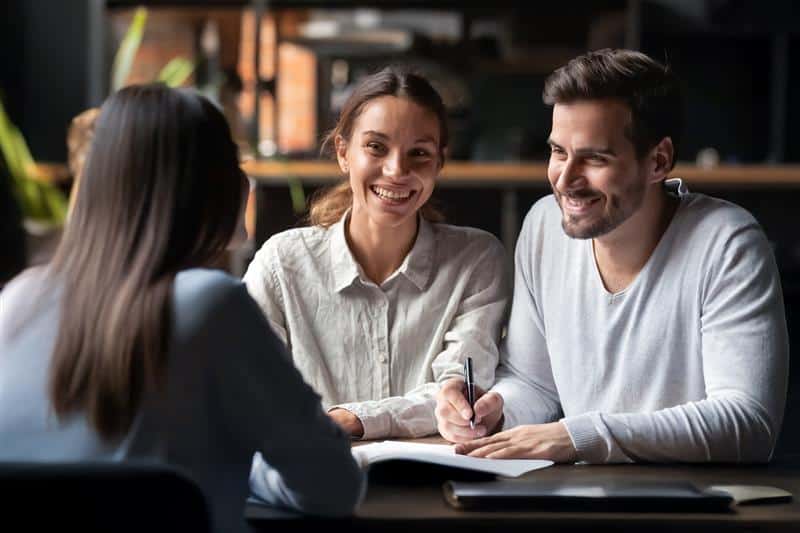 customers choosing brokers over banks